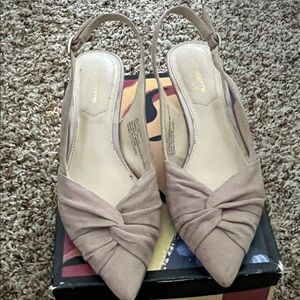 Liz Claiborne Taupe Knotted Slingback Heels